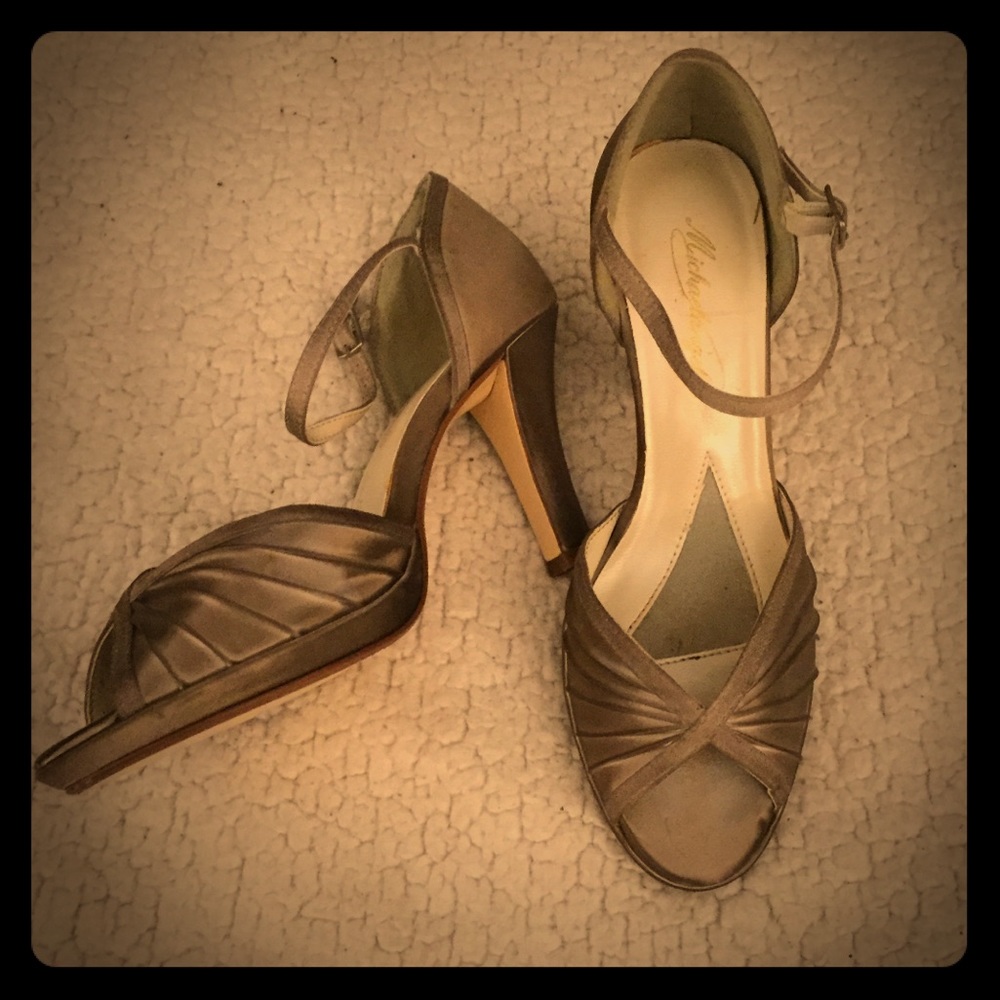 Michaelangelo “Gisele’ Peep Toe Heels - Champagne